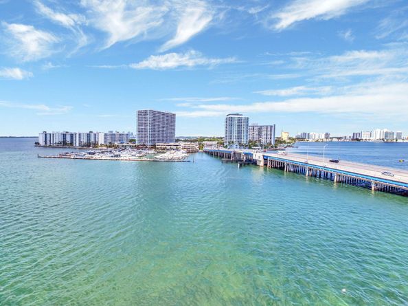 2016 Bay Drive 907, Miami Beach FL 33141