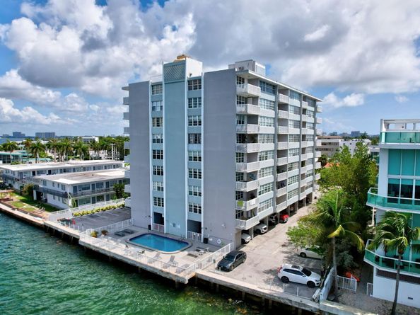 2016 Bay Drive 907, Miami Beach FL 33141