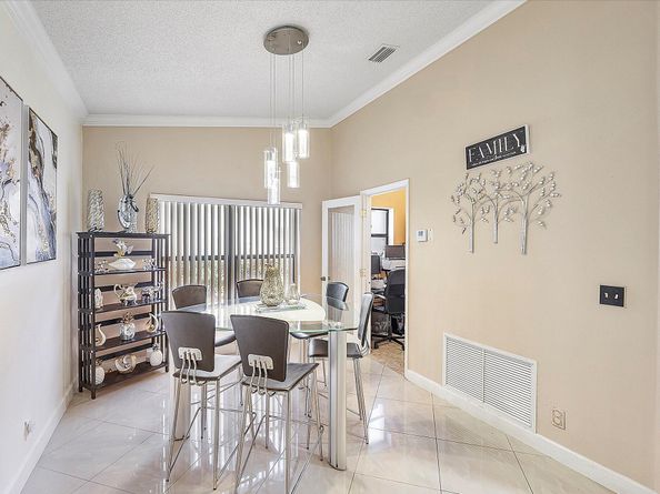 2326 NW 96th Way, Coral Springs FL 33065