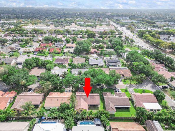 2326 NW 96th Way, Coral Springs FL 33065