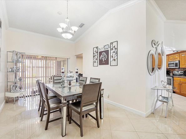 2326 NW 96th Way, Coral Springs FL 33065