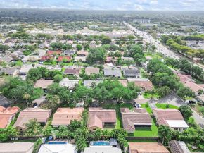 2326 NW 96th Way, Coral Springs FL 33065