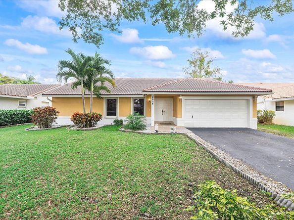 2326 NW 96th Way, Coral Springs FL 33065