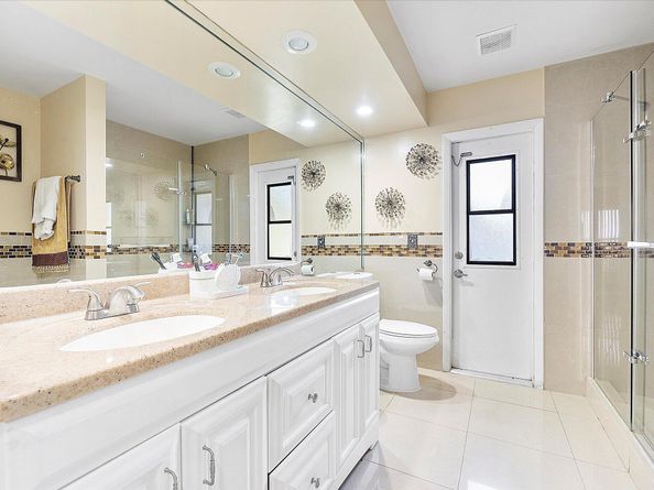 2326 NW 96th Way, Coral Springs FL 33065