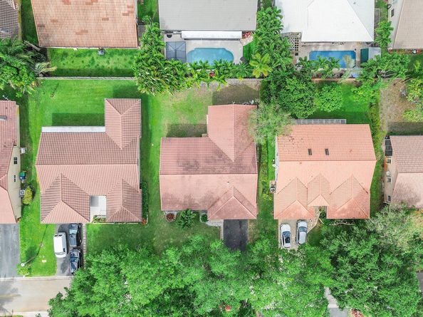 2326 NW 96th Way, Coral Springs FL 33065