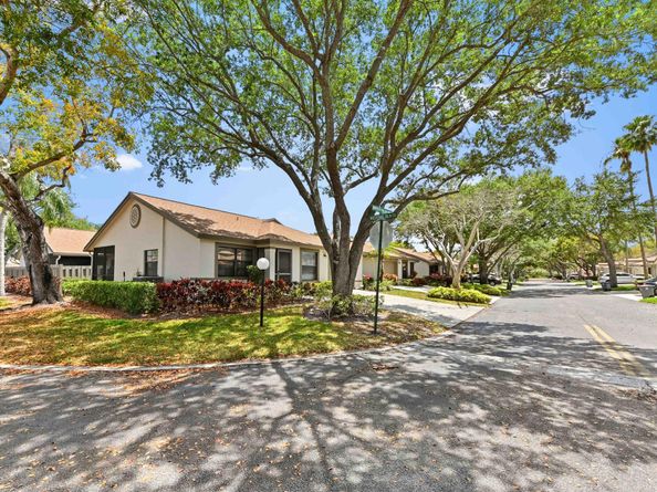 18538 Breezy Palm Way, Boca Raton FL 33496