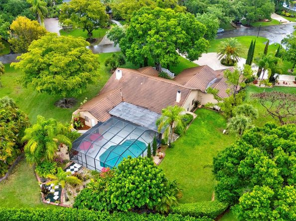 5355 NW 77th Ter, Coral Springs FL 33067