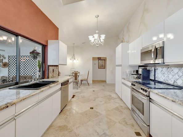 5355 NW 77th Ter, Coral Springs FL 33067