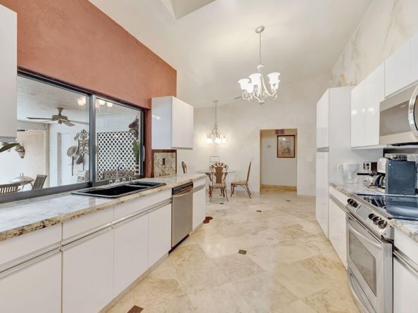 5355 NW 77th Ter, Coral Springs FL 33067