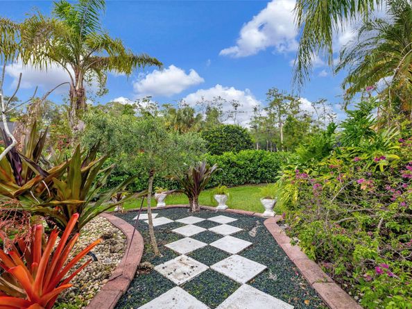5355 NW 77th Ter, Coral Springs FL 33067