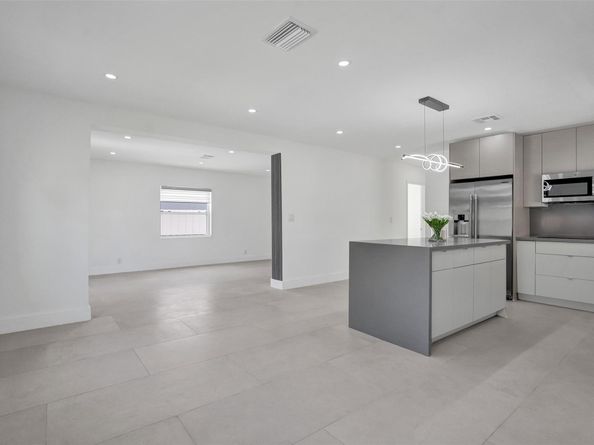 1010 N 16th Ave, Hollywood FL 33020
