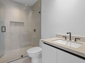 160 Isle Of Venice Dr 203, Fort Lauderdale FL 33301