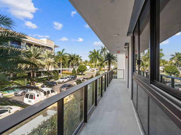 160 Isle Of Venice Dr 203, Fort Lauderdale FL 33301
