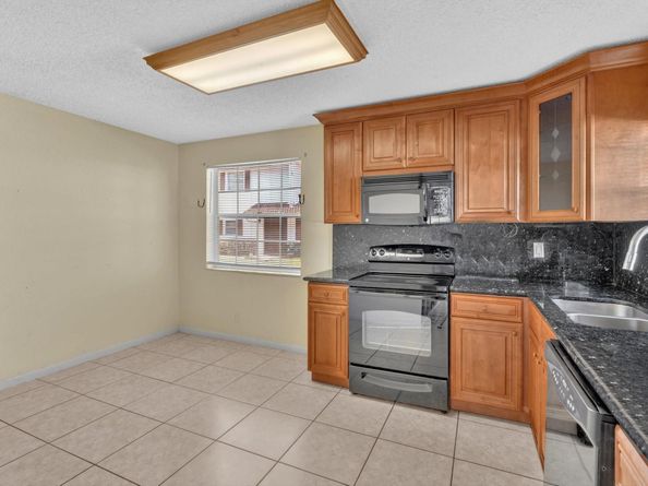 8957 NW 23rd St 8957, Coral Springs FL 33065