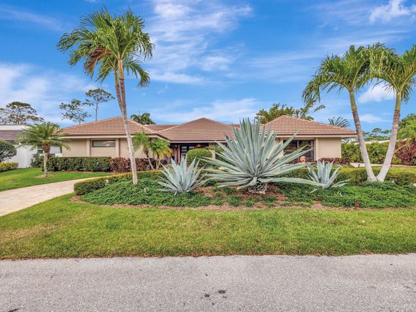 4668 Wildewood Drive, Delray Beach FL 33445