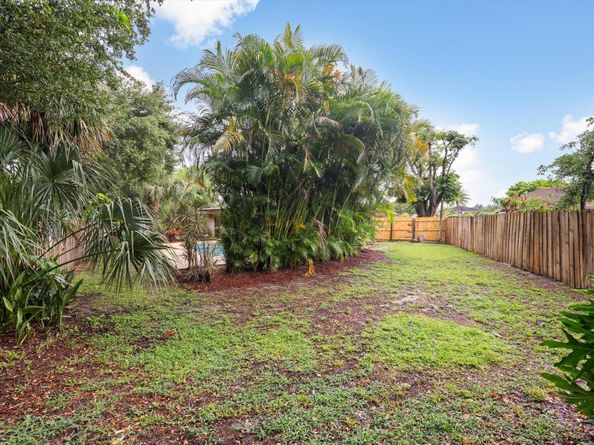 975 Ryanwood Drive, West Palm Beach FL 33413