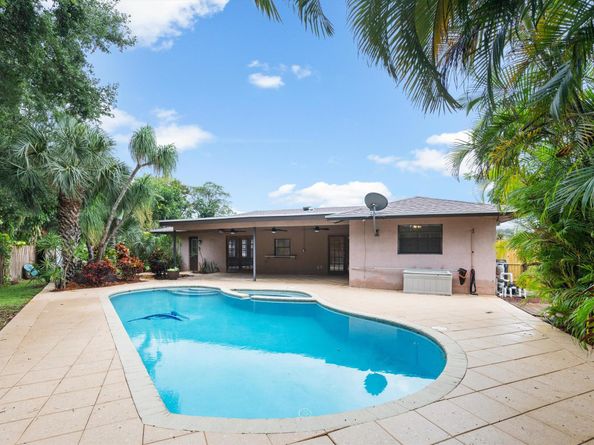 975 Ryanwood Drive, West Palm Beach FL 33413