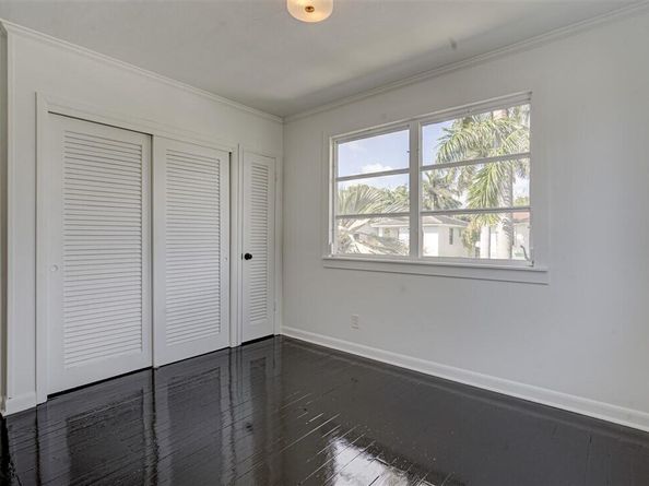 422 N Lakeside Drive, Lake Worth Beach FL 33460