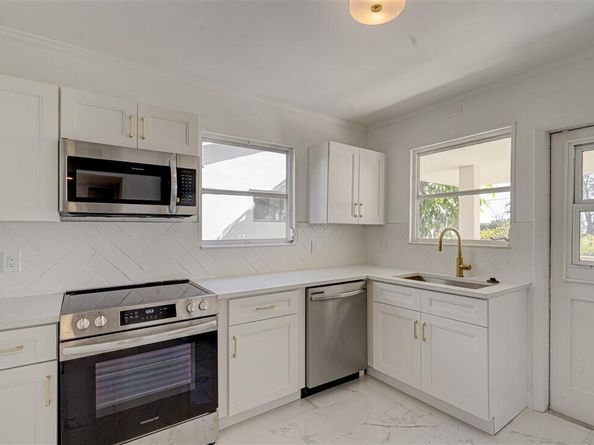 422 N Lakeside Drive, Lake Worth Beach FL 33460