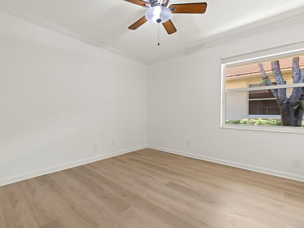 3707 Oak Ridge Cir, Weston FL 33331