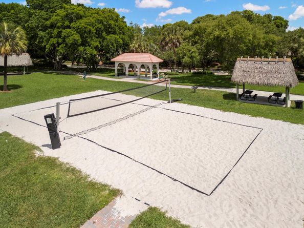 3707 Oak Ridge Cir, Weston FL 33331