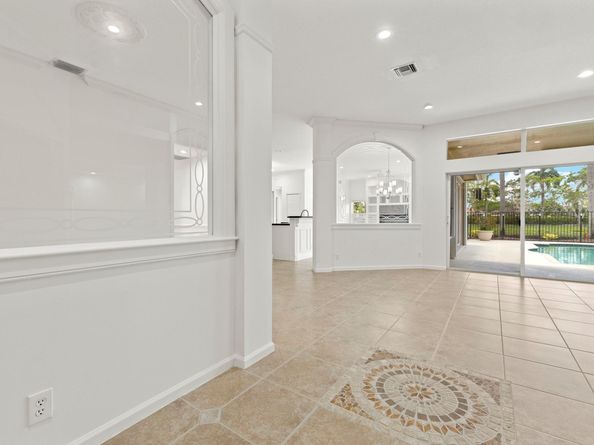 3707 Oak Ridge Cir, Weston FL 33331