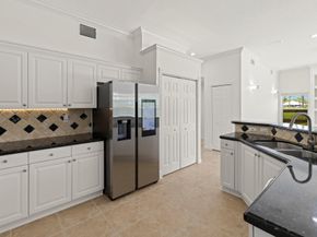3707 Oak Ridge Cir, Weston FL 33331