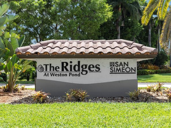 3707 Oak Ridge Cir, Weston FL 33331