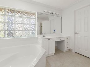 3707 Oak Ridge Cir, Weston FL 33331