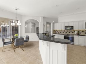 3707 Oak Ridge Cir, Weston FL 33331
