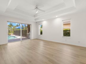3707 Oak Ridge Cir, Weston FL 33331