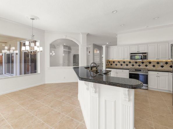 3707 Oak Ridge Cir, Weston FL 33331