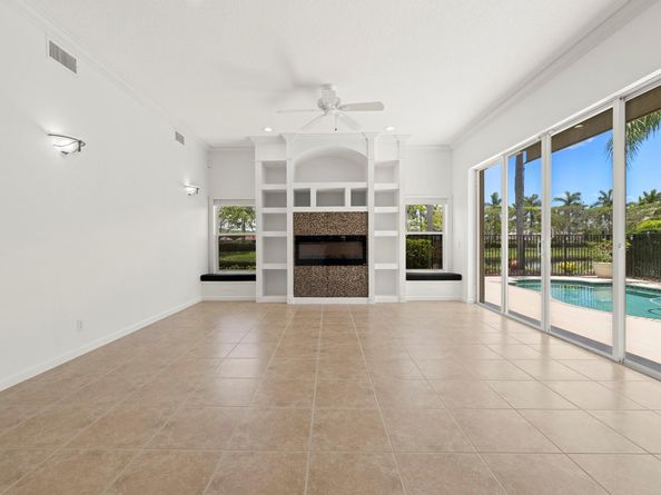 3707 Oak Ridge Cir, Weston FL 33331