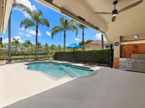 3707 Oak Ridge Cir, Weston FL 33331