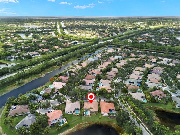 3707 Oak Ridge Cir, Weston FL 33331