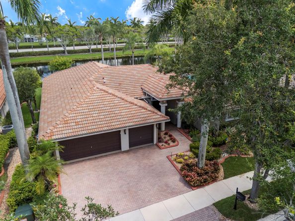 3707 Oak Ridge Cir, Weston FL 33331