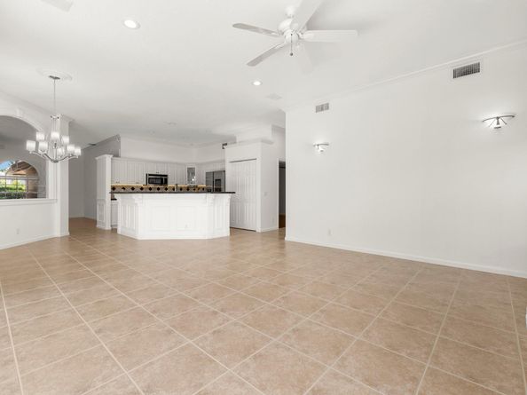 3707 Oak Ridge Cir, Weston FL 33331