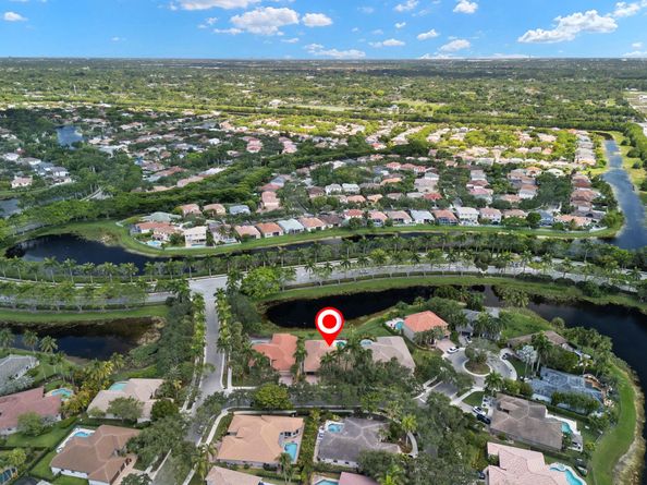 3707 Oak Ridge Cir, Weston FL 33331