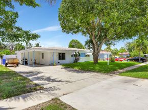 217 SW 9th Ct, Pompano Beach FL 33060