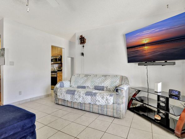 217 SW 9th Ct, Pompano Beach FL 33060
