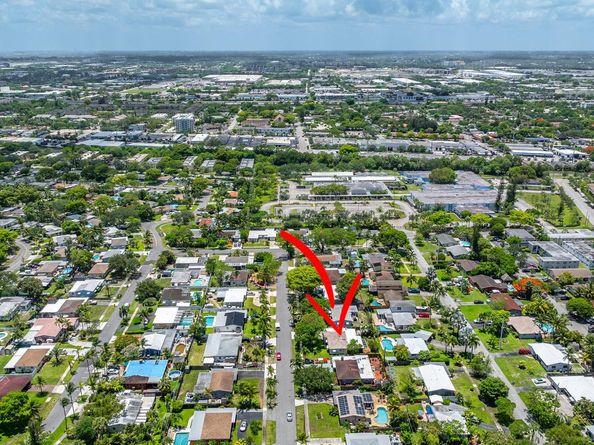 217 SW 9th Ct, Pompano Beach FL 33060