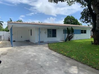 217 SW 9th Ct