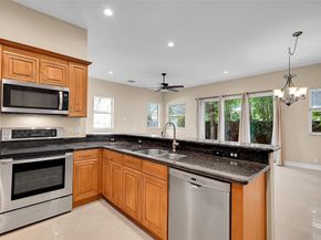 2105 SE 5th St 2105, Pompano Beach FL 33062