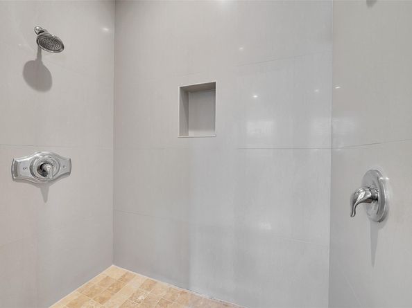 2105 SE 5th St 2105, Pompano Beach FL 33062