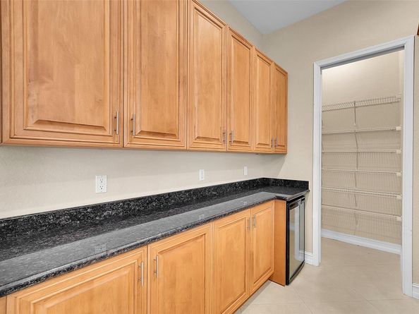 2105 SE 5th St 2105, Pompano Beach FL 33062