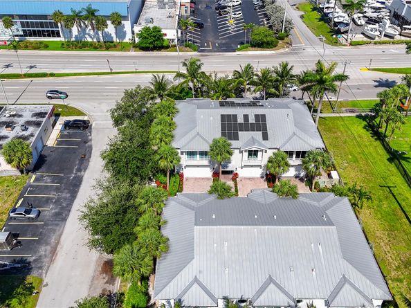 2105 SE 5th St 2105, Pompano Beach FL 33062