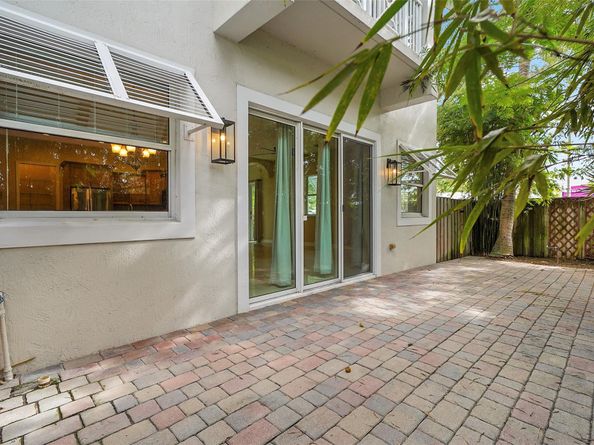 2105 SE 5th St 2105, Pompano Beach FL 33062