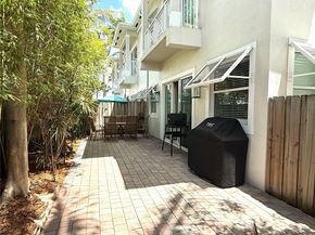 2105 SE 5th St 2105, Pompano Beach FL 33062