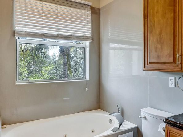 2105 SE 5th St 2105, Pompano Beach FL 33062