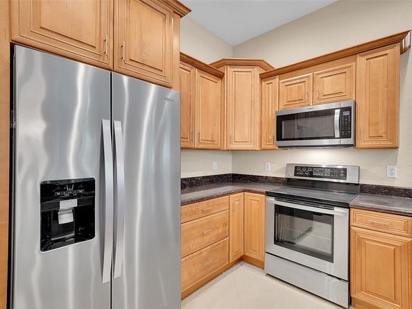 2105 SE 5th St 2105, Pompano Beach FL 33062